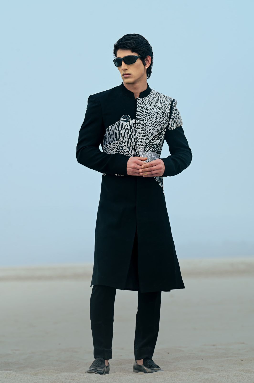 Silver Falcon Noir